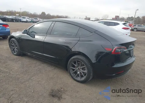 2023 Tesla Model 3 Rear-Wheel Drive z USA, uszkodzony, nr VIN 5YJ3E1EA9PF629032